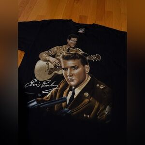 • Vintage 1996 Elvis Presley Graphic Tee